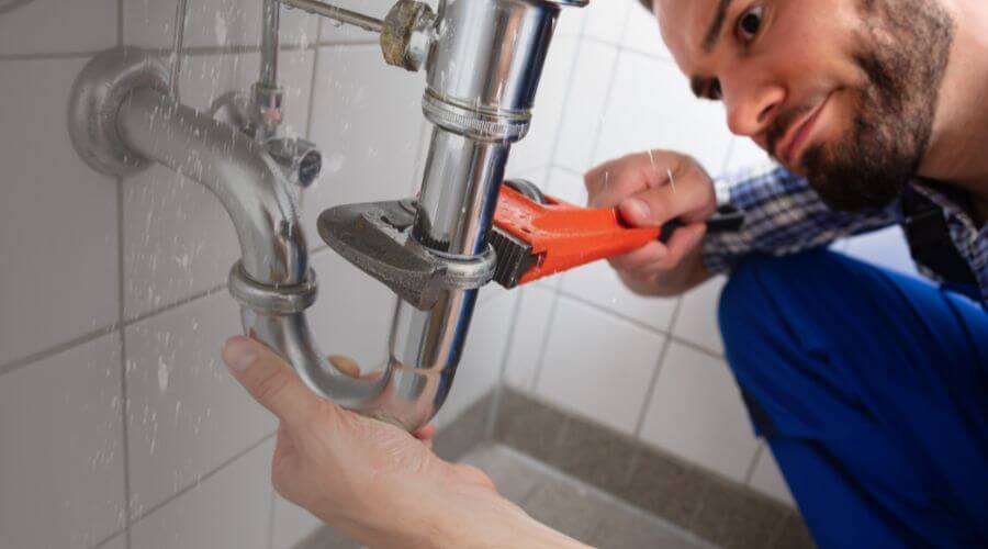 Professional clogged toilet repair in Shawnee, WY